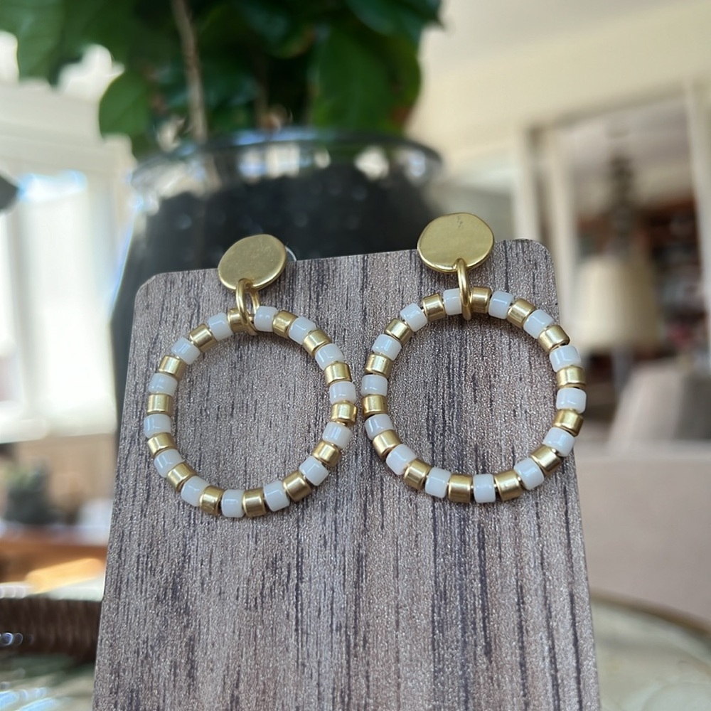 Madewell link statement gold and white striped hoop earrings - Picture 3 of 3